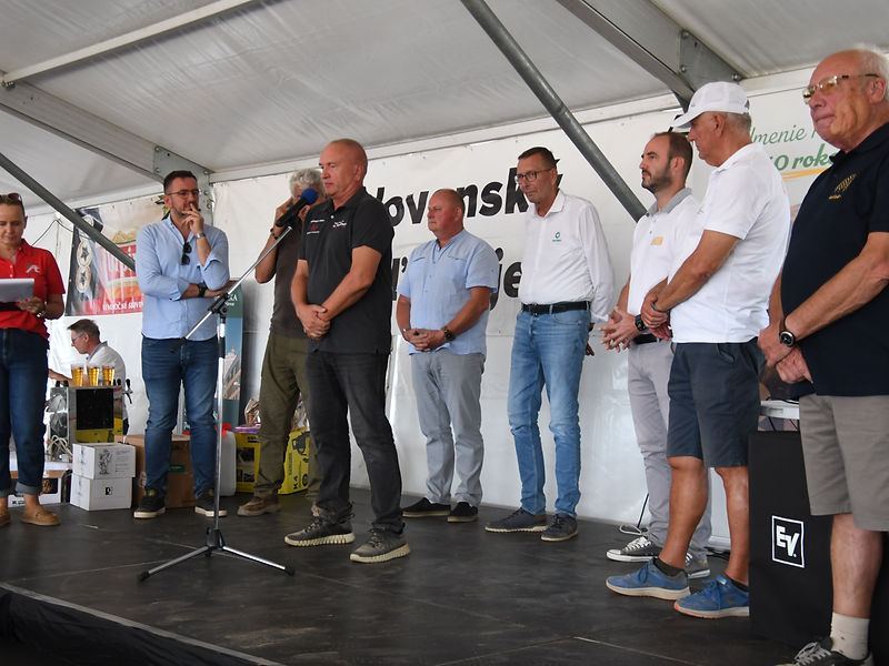 Príhovory hostí na pódiu Dňa poľa sóje 2026 v Úpore